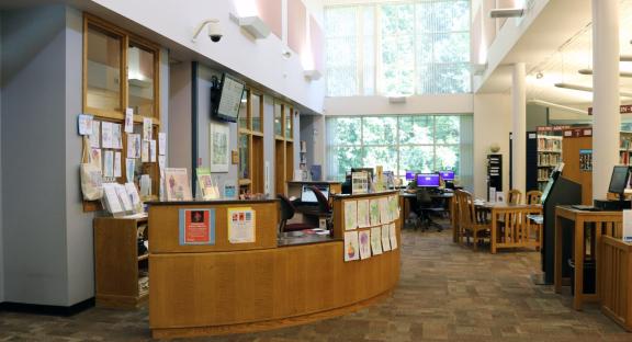 Circulation desk