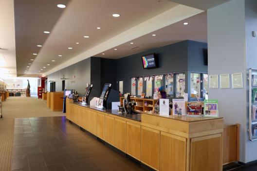 Circulation desk