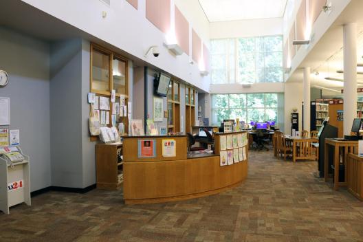 Circulation desk