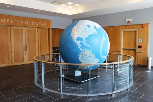 Hollingsworth-Magill Globe